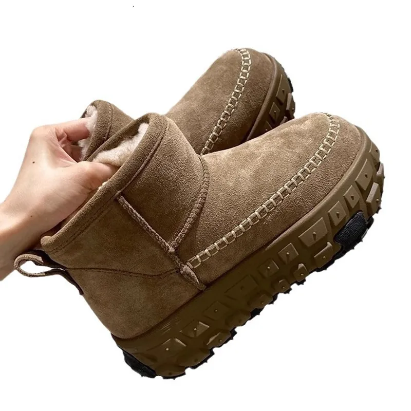 8 cm de altura nieve 2024s invierno nuevo tubo corto de cuero con neumático interno elevado suela anti -slip women botas diseñad