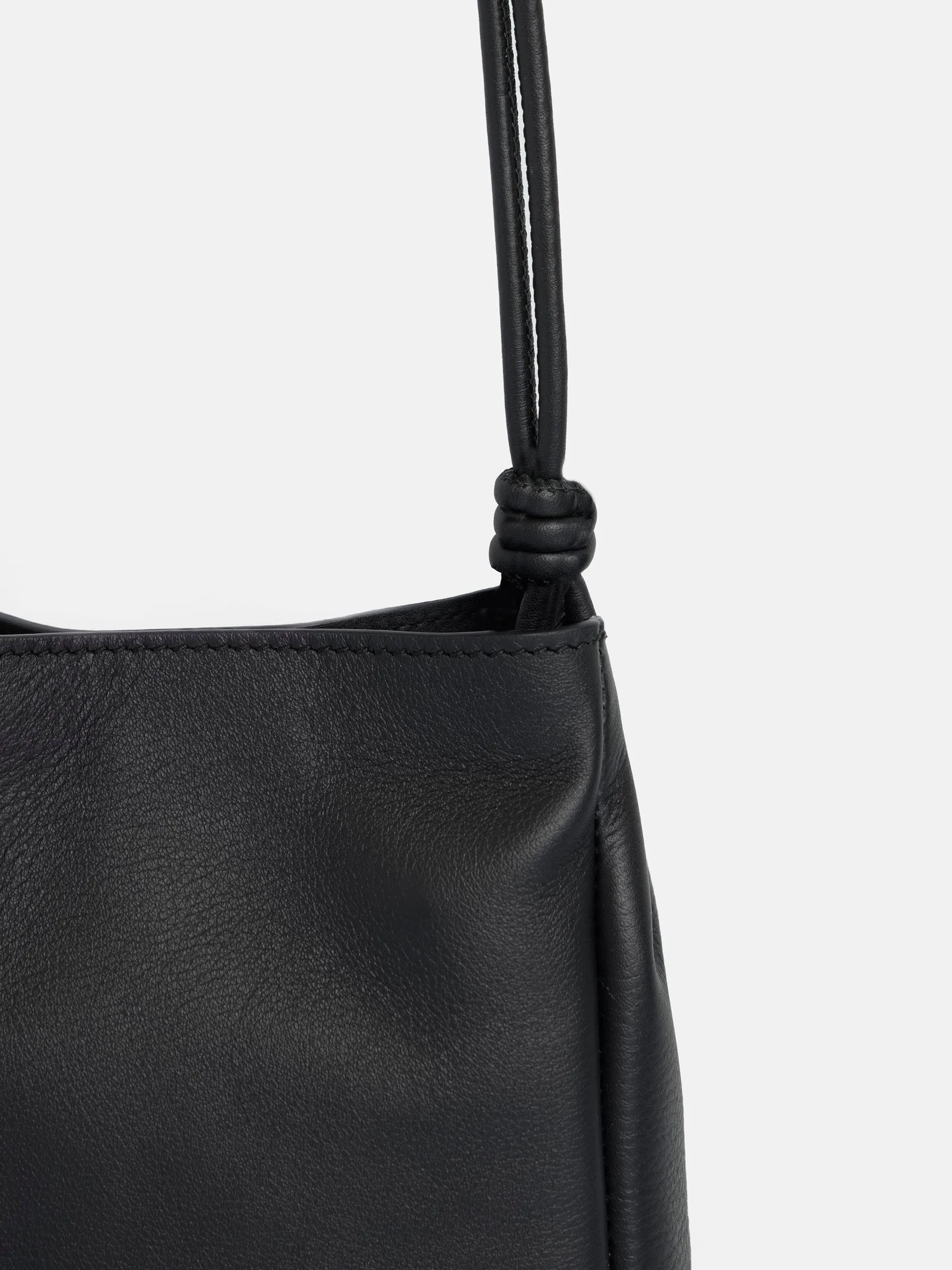 Bolso nudo piel negro