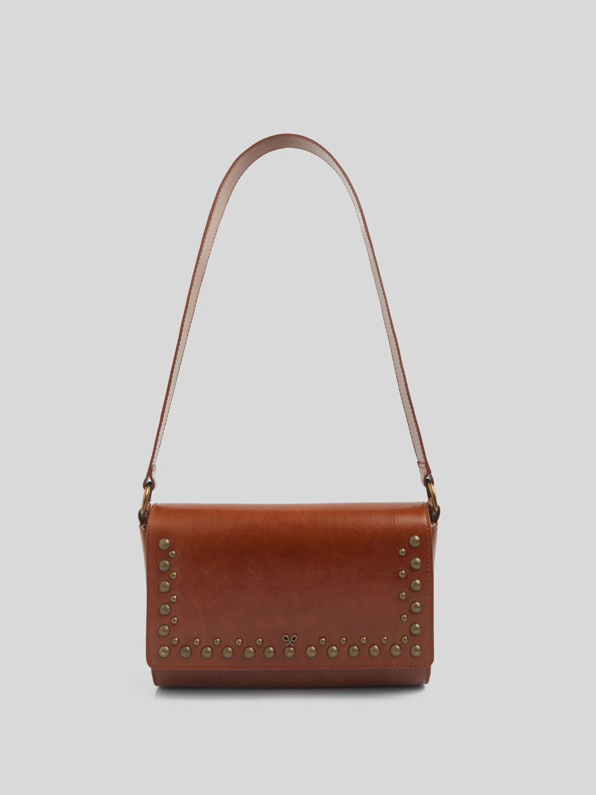 Bolso tachas piel marron