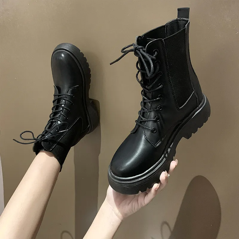 Diseñador de botas de lujo Slender con lujoso Martin Women, nuevas botas cortas versátiles de estilo negro británico para otoño 