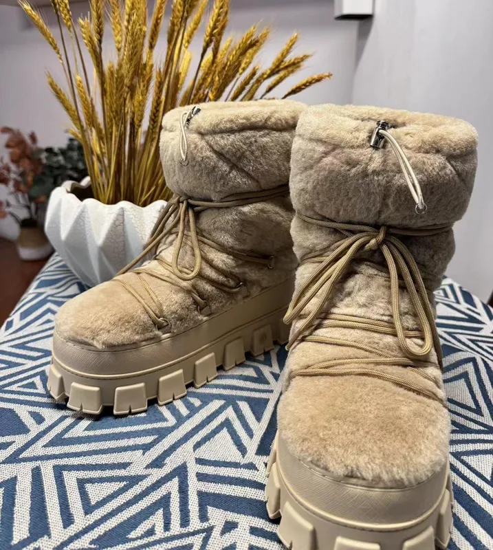 Diseñador Ventas calientes Botas de nieve Classic Botas Espaciales Botas Mejores Mujeres de Moda 2024 Invierno Europeo Americano