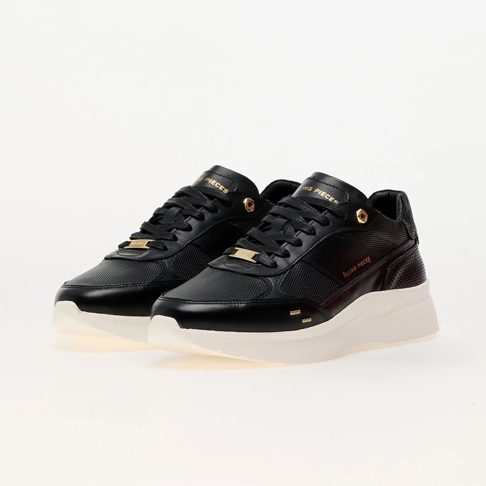 Filling Pieces Jet Runner Aten Black