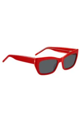 Gafas de sol de acetato rojo con patillas diseñadas a capas