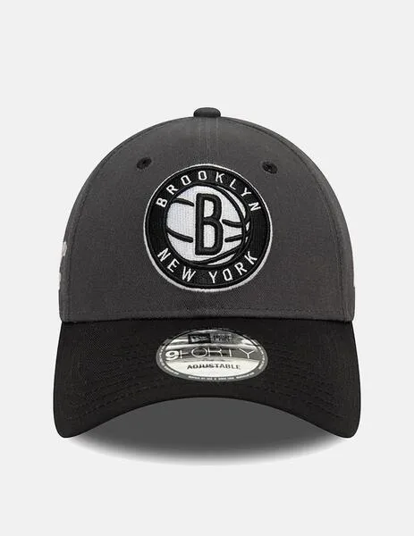 Gorra NEW ERA NBA SIDE PATCH 940 BRONET - Dk Grey