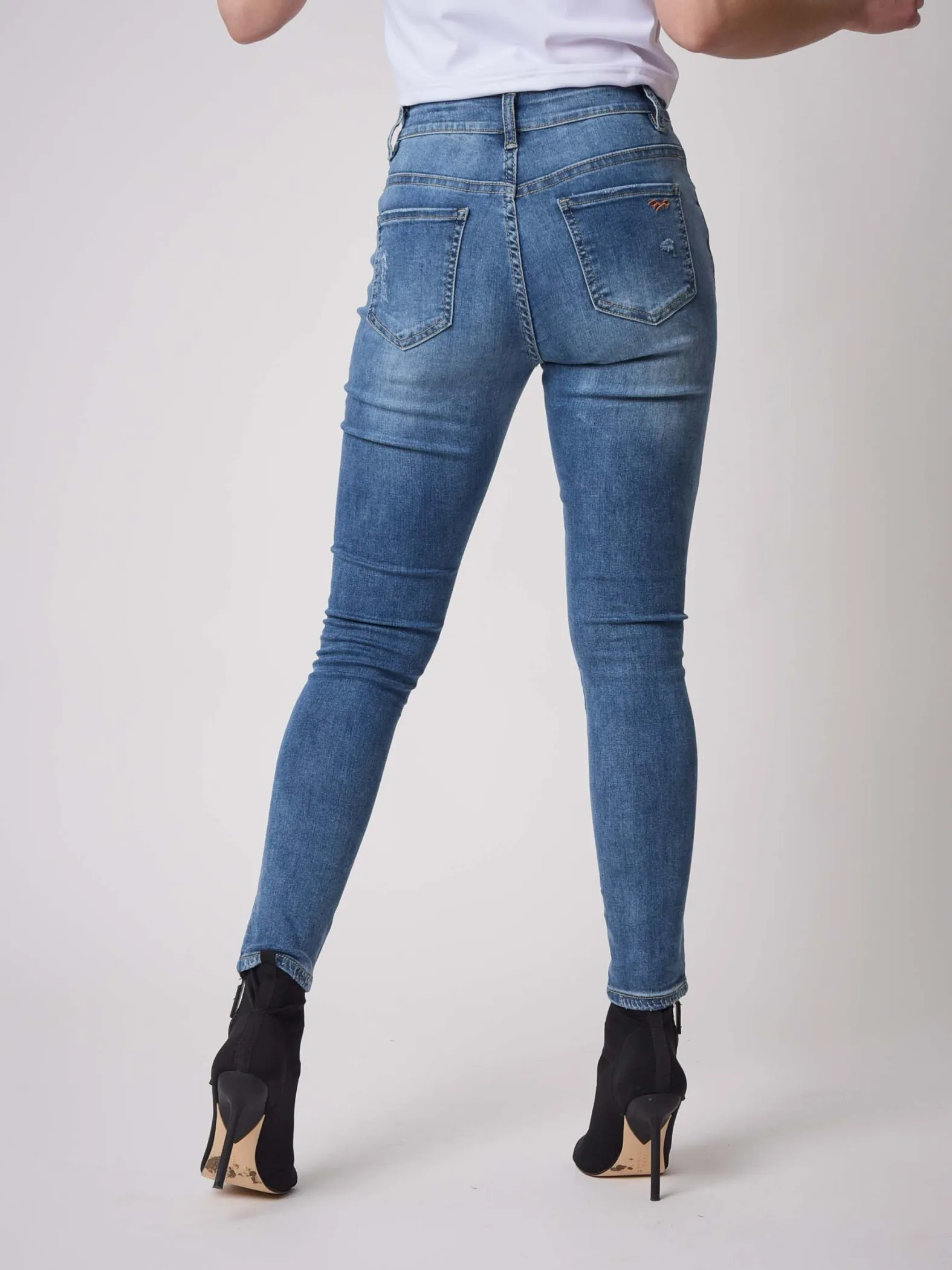 Jeans skinny fit efecto desgastado