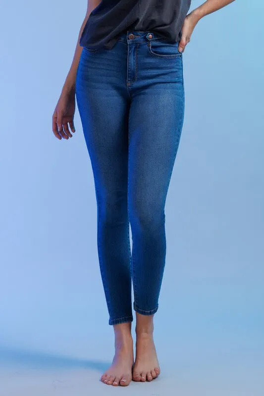 Jeans skinny talle medio con detalles rasgados Enjean