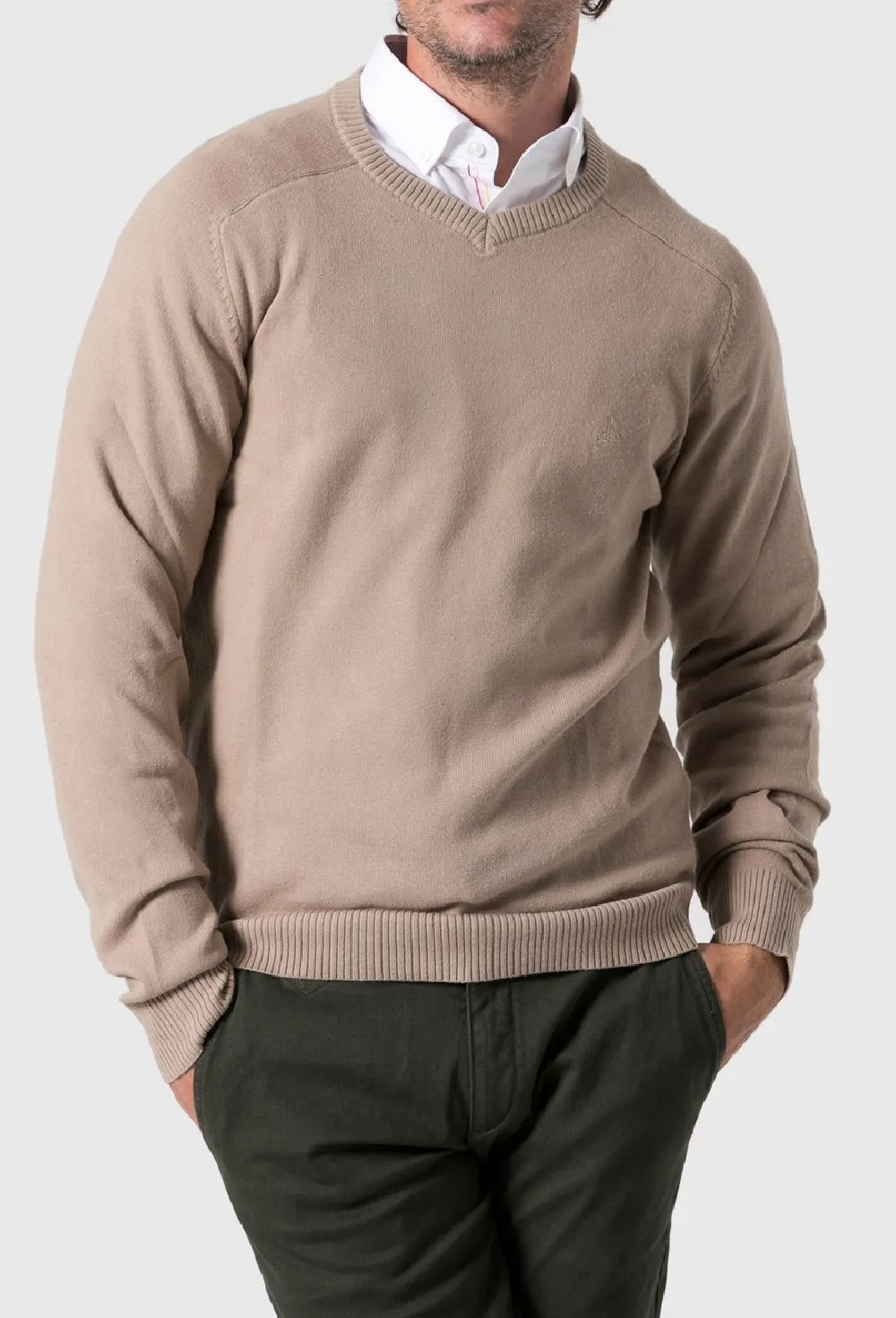 Jersey cuello pico beige de hombre