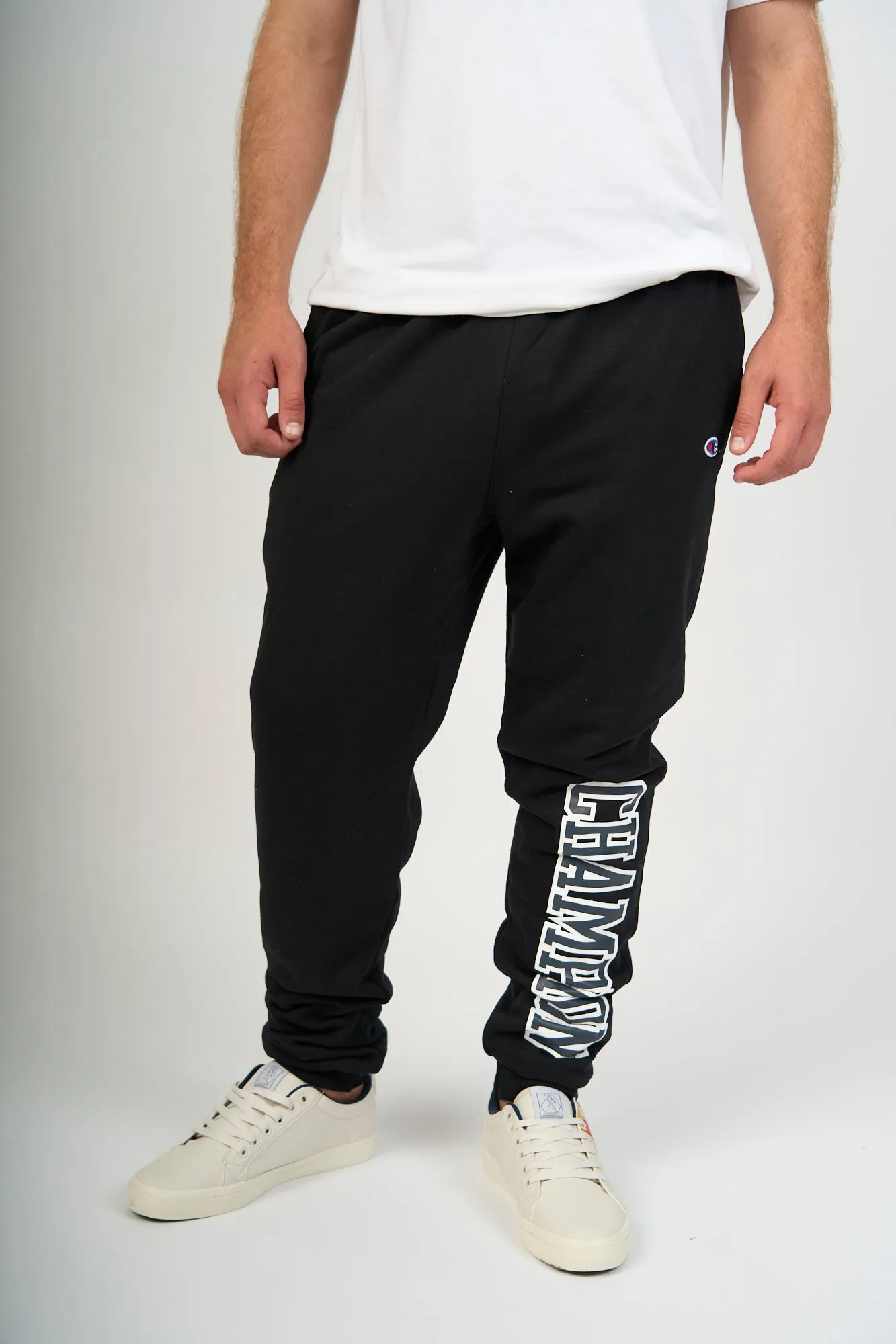 Jogger para Hombre CHAMPION GF22H586MRA POWERBLEND GRAPHIC JOGGER BKC