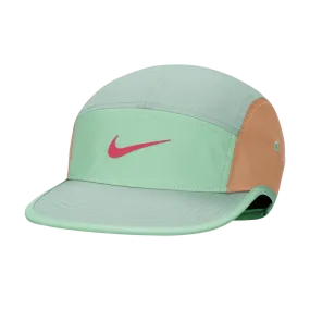 Nike Swoosh Dri-FIT Fly