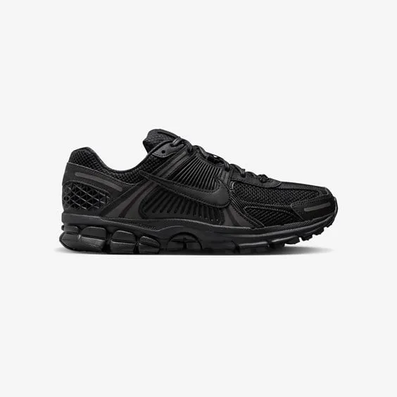 Nike Zoom Vomero 5 "Triple Black"