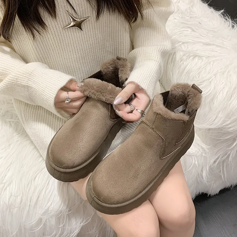 Nuevas botas de nieve para mujeres de invierno para mujeres en espesas Plush espesas calientes y versátiles zapatos de algodón c