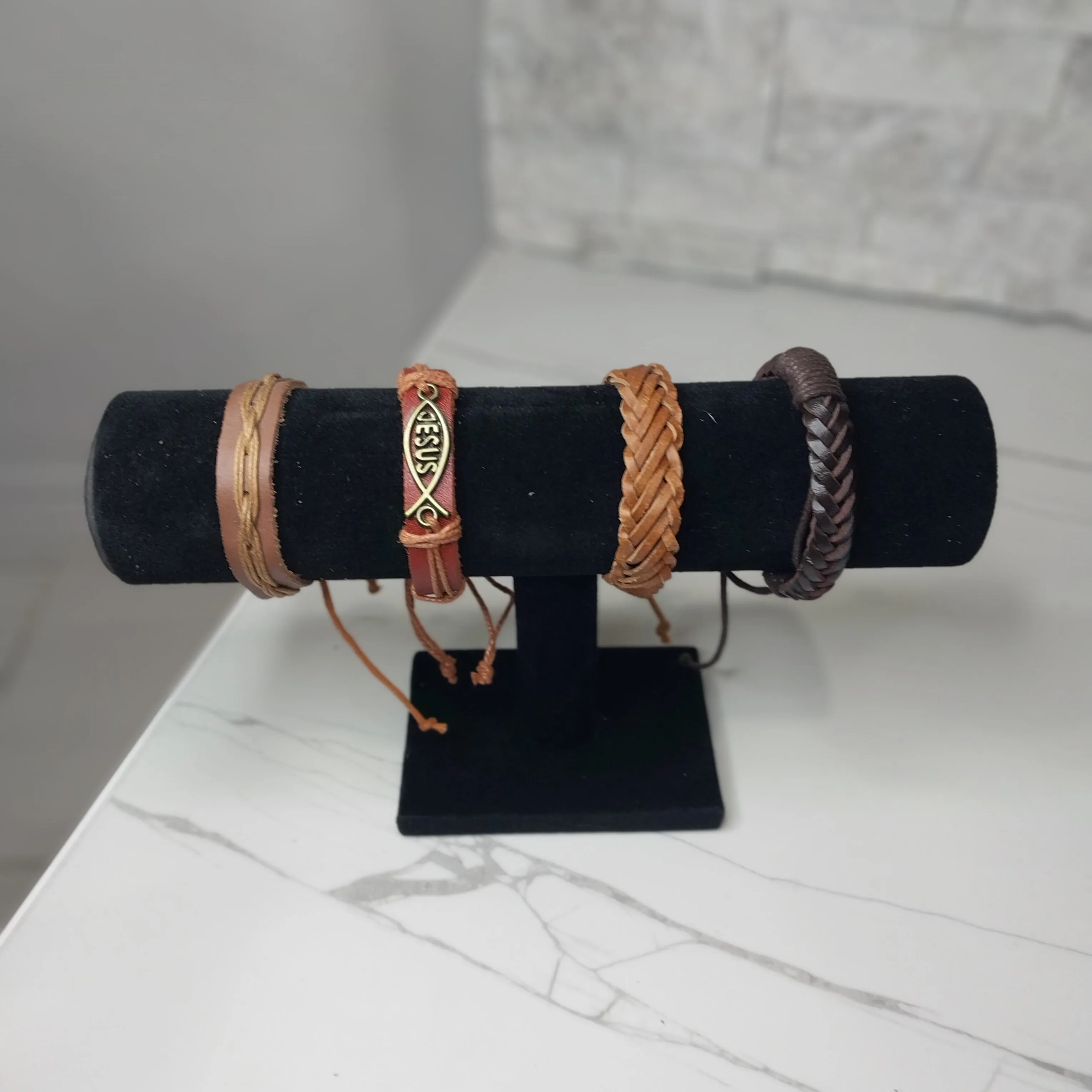 Pulseras para hombres o Mujeres Set BR0045-4 Leather Bracelets for Men or Women 4 Pieces Set