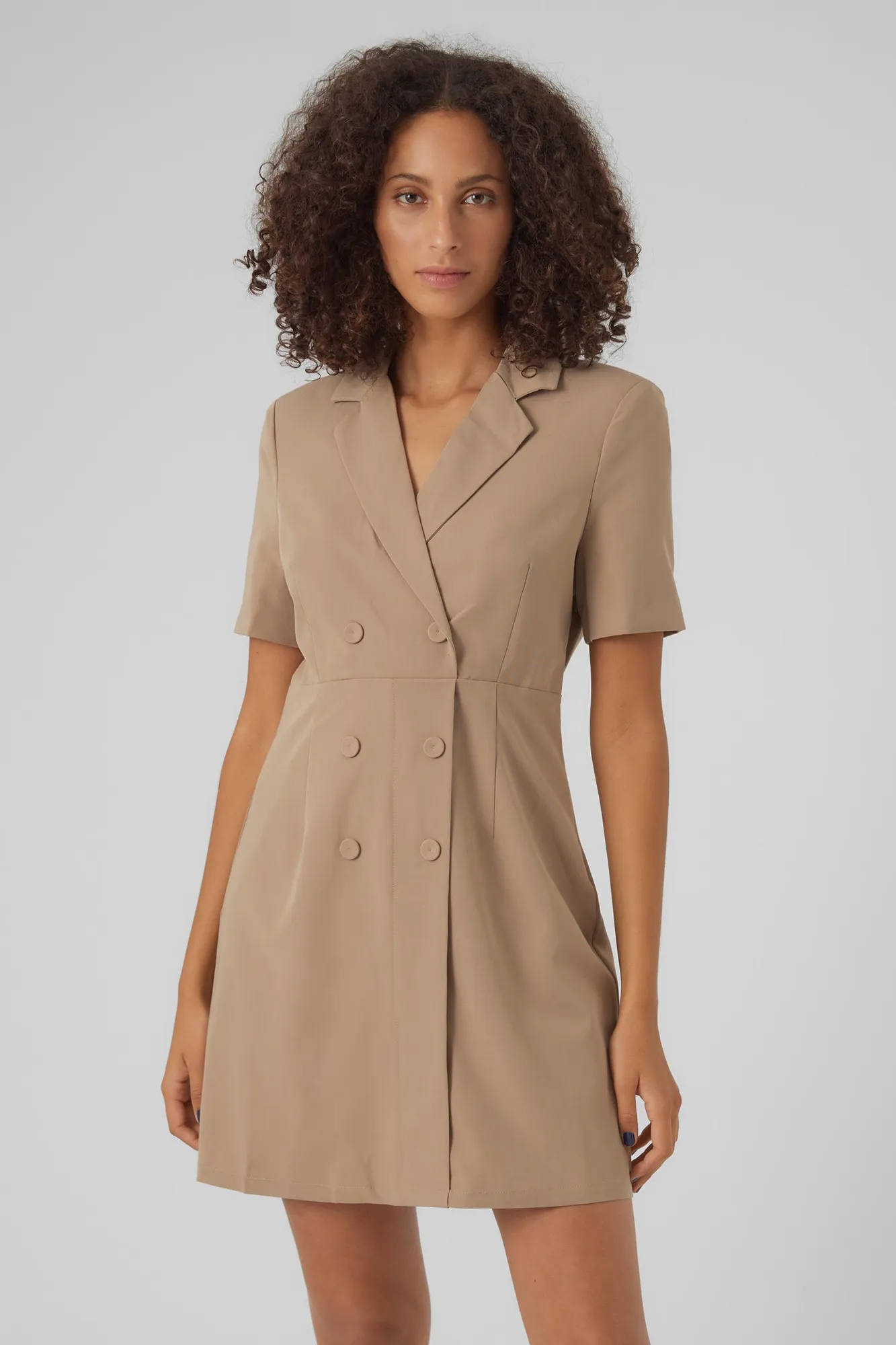 Vero Moda Vestido corto estilo blazer