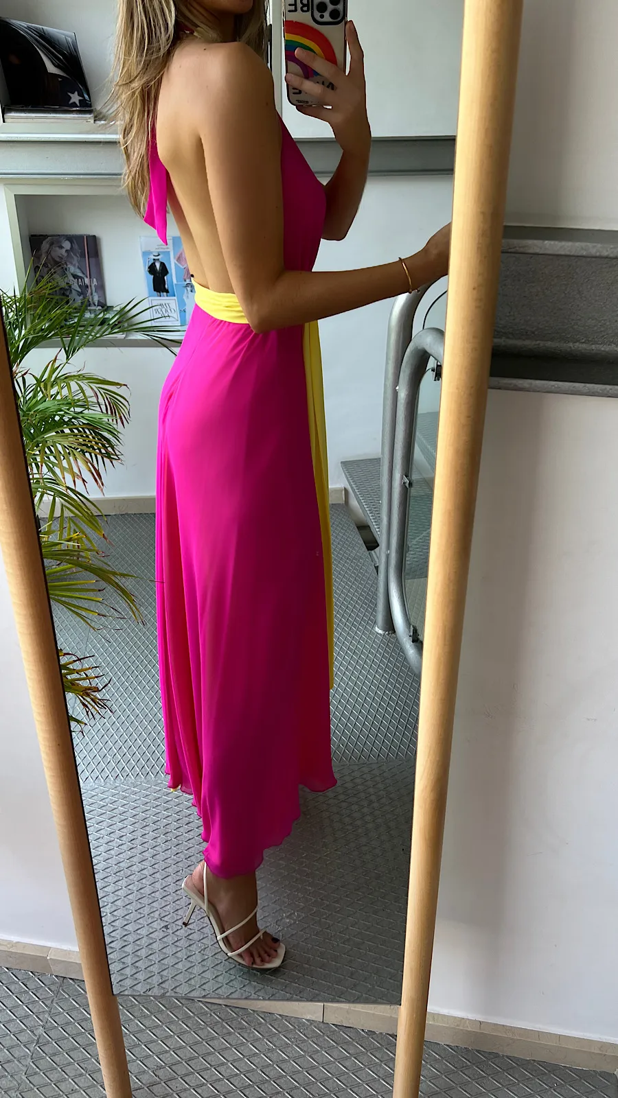 Vestido Bicolor Cuello Halter Escote Espalda