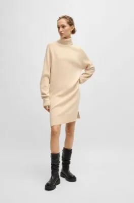 Vestido de punto con cuello vuelto en lana virgen y cashmere